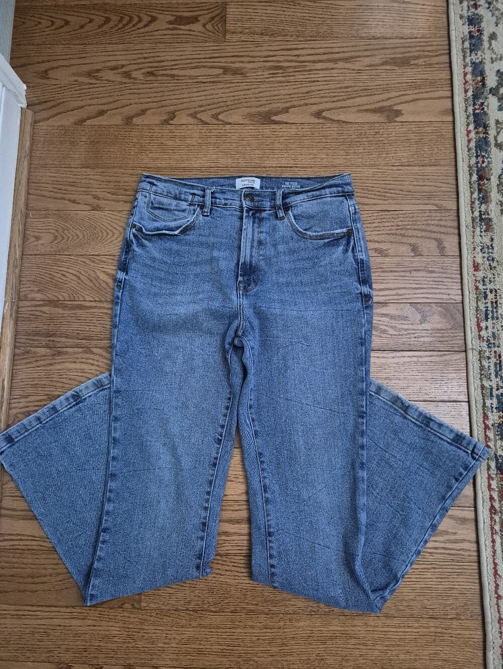 Kensie Light Blue High-Rise Wide Leg Jeans 8/29